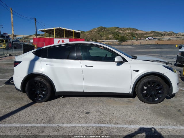44520632 :رقم المزاد ، 5YJYGDEE2MF274608 vin ، 2021 Tesla Model Y Long Range Dual Motor All-wheel Drive مزاد بيع