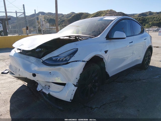 44520632 :رقم المزاد ، 5YJYGDEE2MF274608 vin ، 2021 Tesla Model Y Long Range Dual Motor All-wheel Drive مزاد بيع