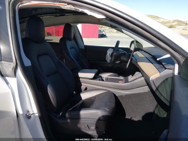 44520632 :رقم المزاد ، 5YJYGDEE2MF274608 vin ، 2021 Tesla Model Y Long Range Dual Motor All-wheel Drive مزاد بيع