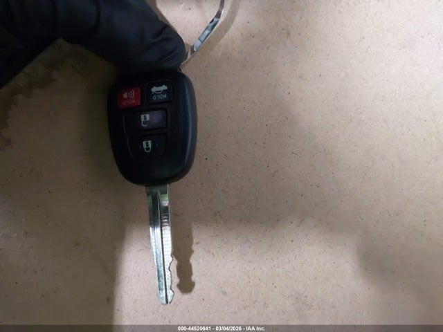 5YFBURHE7JP758619 Toyota COROLLA SE