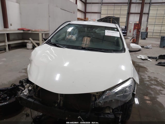 5YFBURHE7JP758619 Toyota COROLLA SE