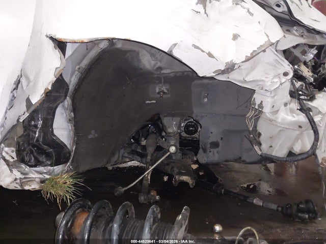 5YFBURHE7JP758619 Toyota COROLLA SE