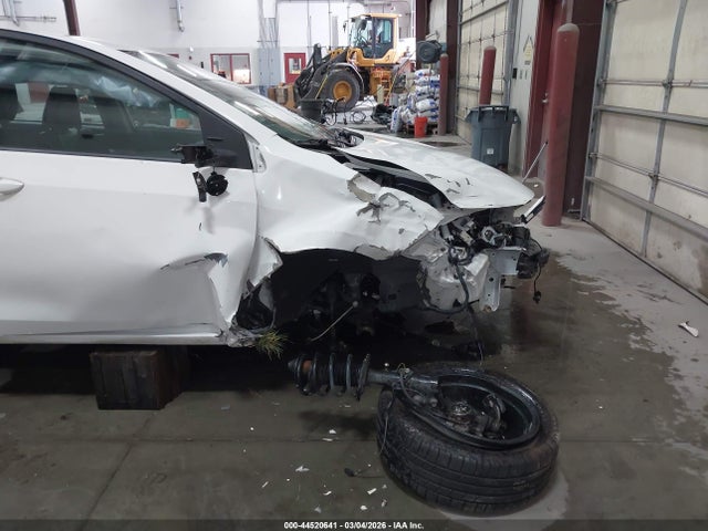 5YFBURHE7JP758619 Toyota COROLLA SE