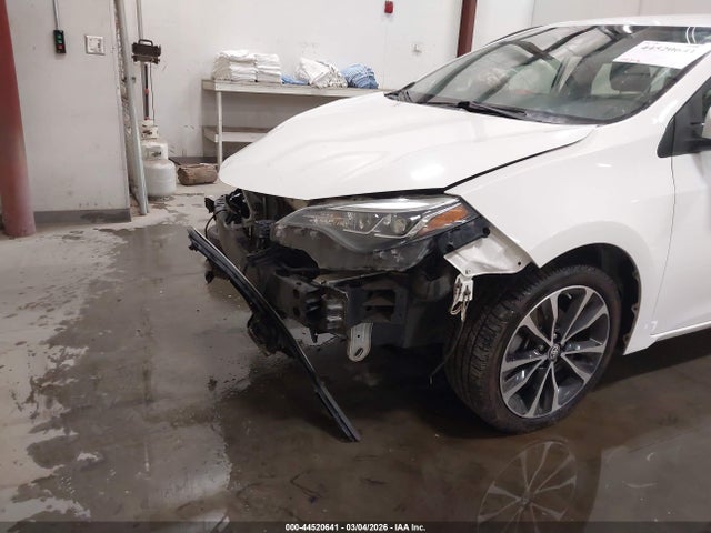 5YFBURHE7JP758619 Toyota COROLLA SE