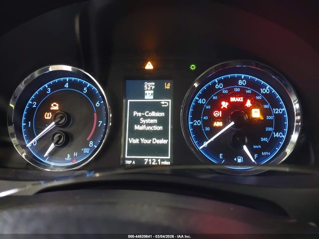 5YFBURHE7JP758619 Toyota COROLLA SE