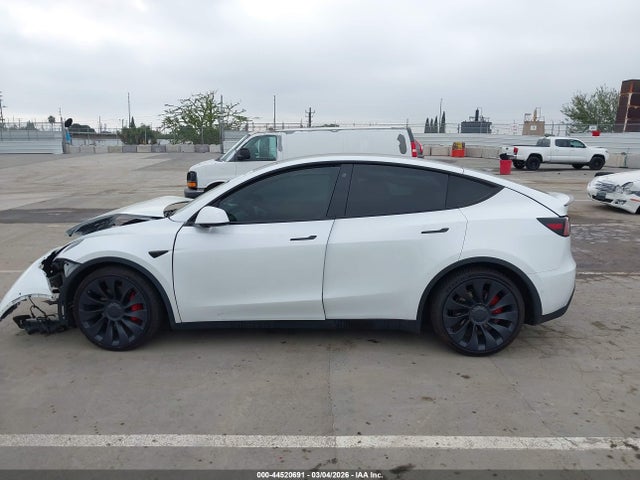 7SAYGDEF4NF344333 Tesla Model Y Performance Dual Motor All-wheel Drive
