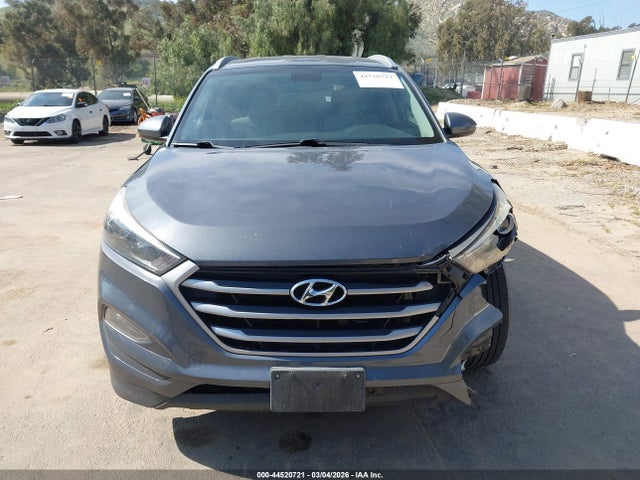 KM8J33A48JU723647 Hyundai TUCSON SEL