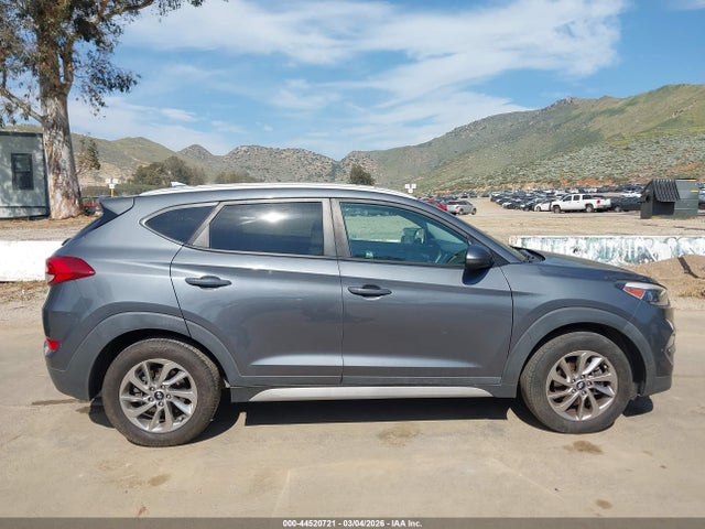KM8J33A48JU723647 Hyundai TUCSON SEL