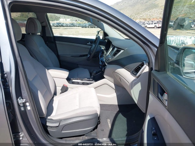KM8J33A48JU723647 Hyundai TUCSON SEL