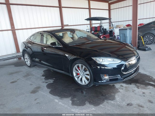 2015 TESLA MODEL S 5YJSA1H27FFP69400 Photo 0