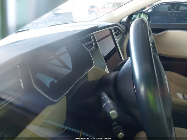 2015 TESLA MODEL S 5YJSA1H27FFP69400 Photo 6