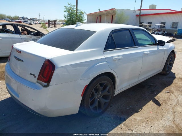 2021 CHRYSLER 300 2C3CCABG7MH636974 Photo 3