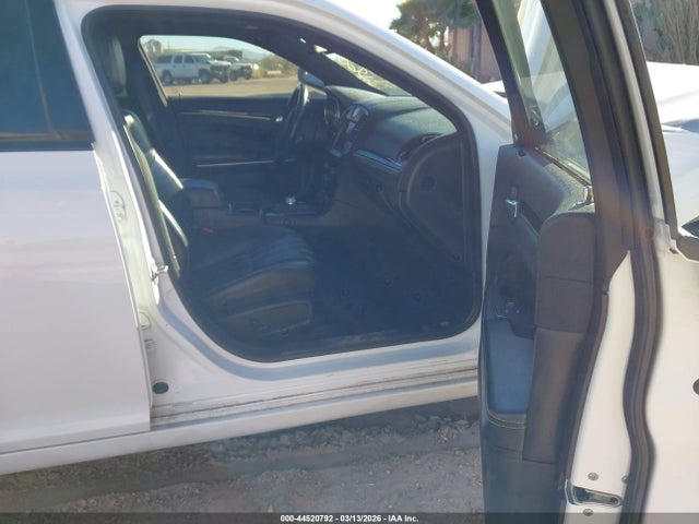 2021 CHRYSLER 300 2C3CCABG7MH636974 Photo 4