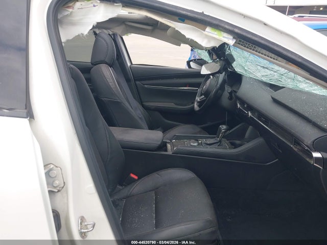 44520790 :رقم المزاد ، 3MZBPADL2NM314510 vin ، 2022 Mazda Mazda3 مزاد بيع