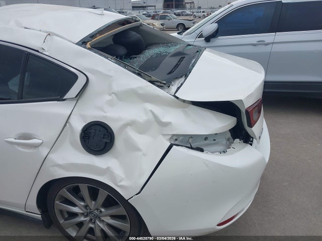 44520790 :رقم المزاد ، 3MZBPADL2NM314510 vin ، 2022 Mazda Mazda3 مزاد بيع