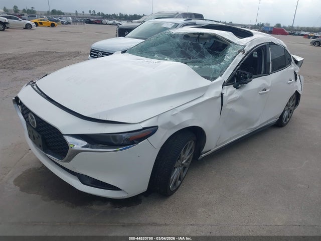 44520790 :رقم المزاد ، 3MZBPADL2NM314510 vin ، 2022 Mazda Mazda3 مزاد بيع