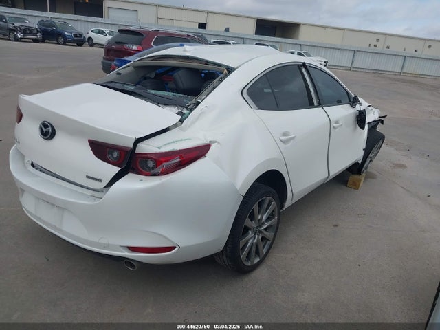 44520790 :رقم المزاد ، 3MZBPADL2NM314510 vin ، 2022 Mazda Mazda3 مزاد بيع