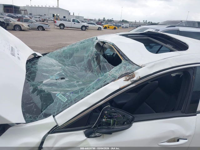 44520790 :رقم المزاد ، 3MZBPADL2NM314510 vin ، 2022 Mazda Mazda3 مزاد بيع