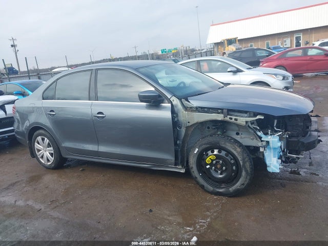 44520811 :رقم المزاد ، 3VW2B7AJ3HM272650 vin ، 2017 Volkswagen Jetta 1.4t S مزاد بيع
