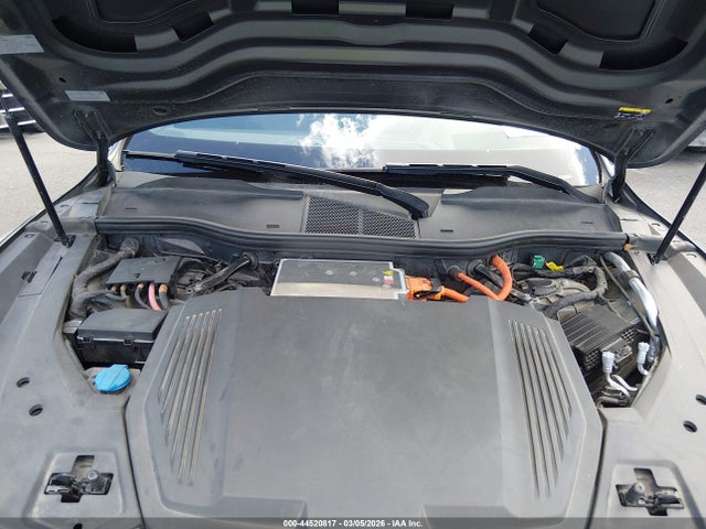 WA1VAAGE3KB008377 Audi E-tron Premium Plus