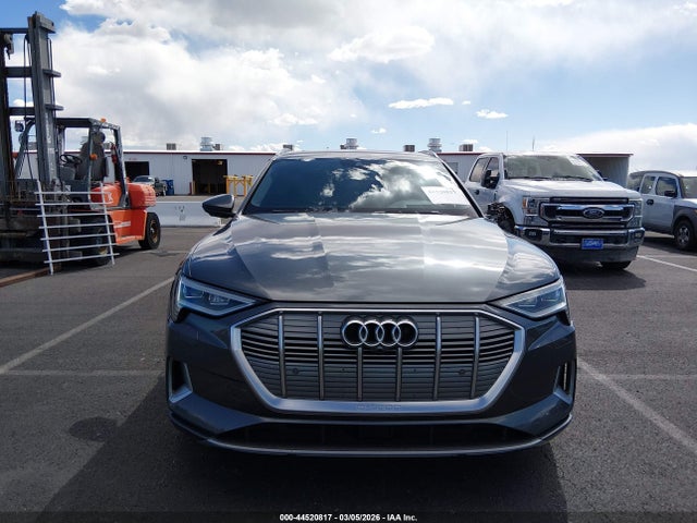 WA1VAAGE3KB008377 Audi E-tron Premium Plus