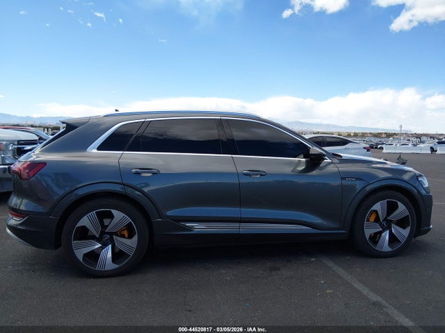 WA1VAAGE3KB008377 Audi E-tron Premium Plus