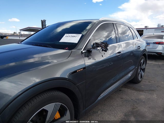 WA1VAAGE3KB008377 Audi E-tron Premium Plus