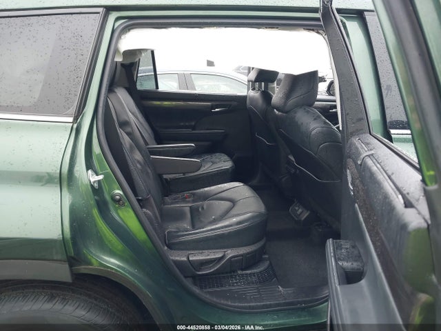 2023 Toyota Highlander Hybrid Limited მანქანა იყიდება აუქციონზე, vin: 5TDXBRCH9PS564297, აუქციონის ნომერი: 44520858