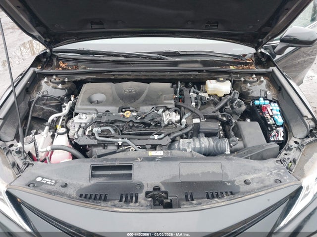 44520861 :رقم المزاد ، 4T1C31AK3MU559580 vin ، 2021 Toyota Camry Le Hybrid مزاد بيع