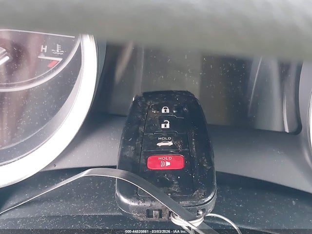 44520861 :رقم المزاد ، 4T1C31AK3MU559580 vin ، 2021 Toyota Camry Le Hybrid مزاد بيع