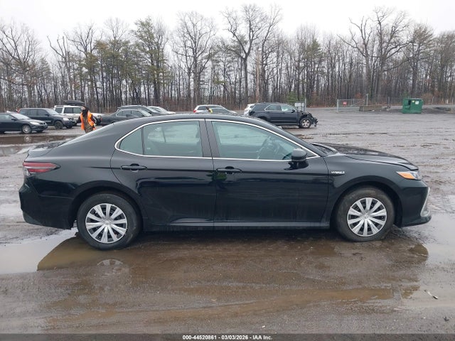 44520861 :رقم المزاد ، 4T1C31AK3MU559580 vin ، 2021 Toyota Camry Le Hybrid مزاد بيع