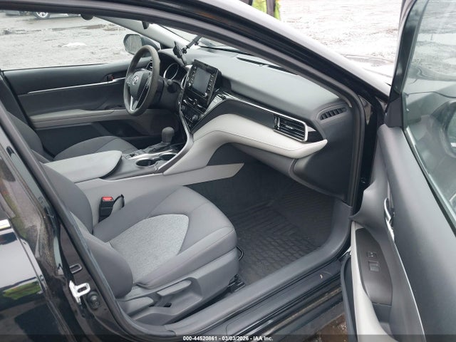 44520861 :رقم المزاد ، 4T1C31AK3MU559580 vin ، 2021 Toyota Camry Le Hybrid مزاد بيع