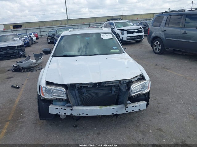 44520862 :رقم المزاد ، 2C3CCAAG4EH373393 vin ، 2014 Chrysler 300 مزاد بيع