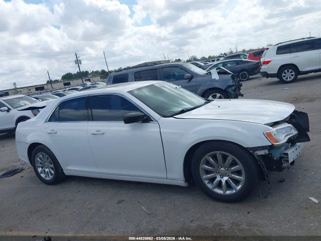 44520862 :رقم المزاد ، 2C3CCAAG4EH373393 vin ، 2014 Chrysler 300 مزاد بيع