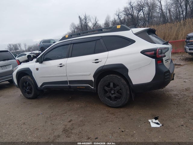 Продажа на аукционе авто 2022 Subaru Outback Wilderness, vin: 4S4BTGUD6N3197344, номер лота: 44520881