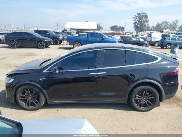 44520893 :رقم المزاد ، 5YJXCDE29GF026583 vin ، 2016 Tesla Model X 60d/70d/75d/90d مزاد بيع