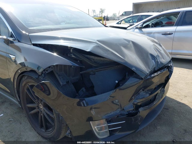 44520893 :رقم المزاد ، 5YJXCDE29GF026583 vin ، 2016 Tesla Model X 60d/70d/75d/90d مزاد بيع