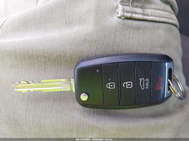 2018 Kia Forte S მანქანა იყიდება აუქციონზე, vin: 3KPFL4A78JE275404, აუქციონის ნომერი: 44520894