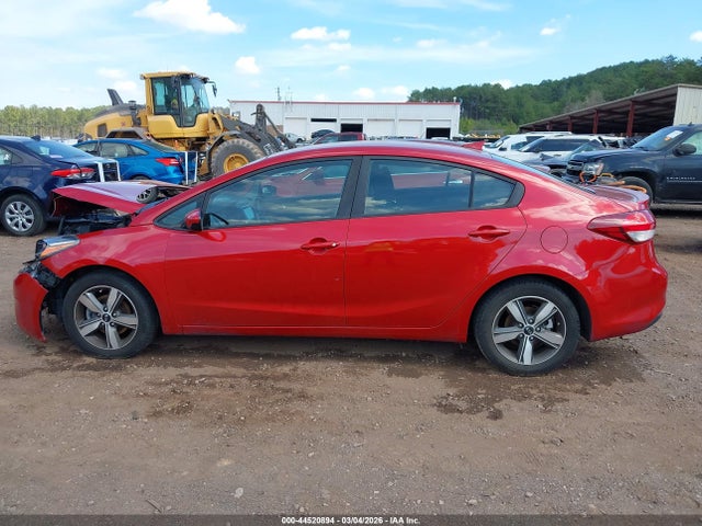 2018 Kia Forte S მანქანა იყიდება აუქციონზე, vin: 3KPFL4A78JE275404, აუქციონის ნომერი: 44520894