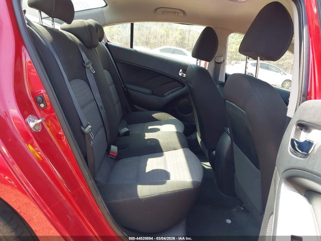2018 Kia Forte S მანქანა იყიდება აუქციონზე, vin: 3KPFL4A78JE275404, აუქციონის ნომერი: 44520894
