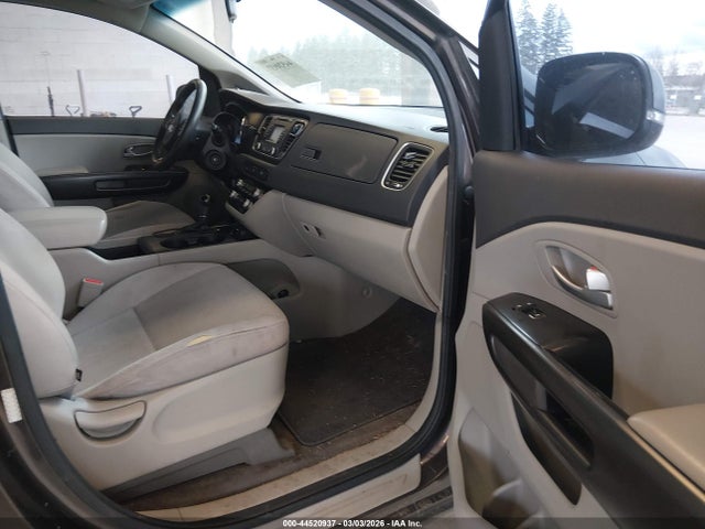 KIA SEDONA LX 2016 KNDMB5C10G6086785 Image 5