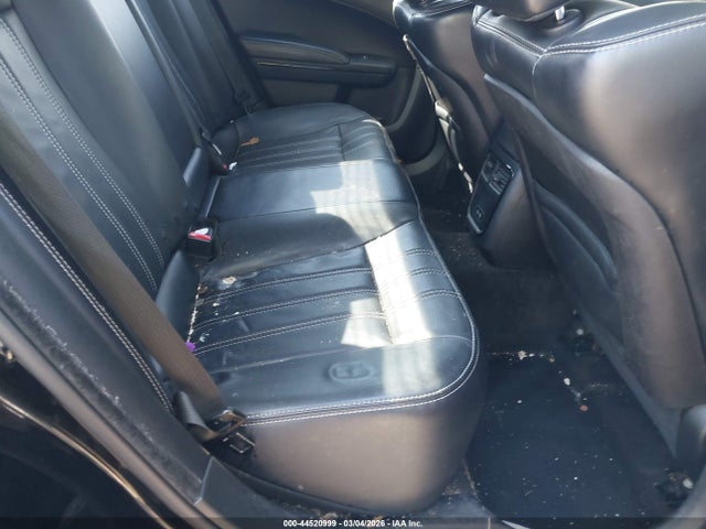 2015 Chrysler 300 300s მანქანა იყიდება აუქციონზე, vin: 2C3CCABG1FH876086, აუქციონის ნომერი: 44520999