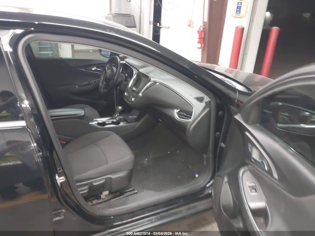 1G1ZD5ST9LF090128 Chevrolet Malibu Fwd Lt