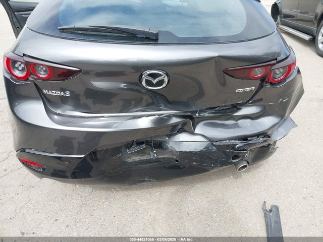JM1BPAML8M1335716 Mazda Mazda3 Premium