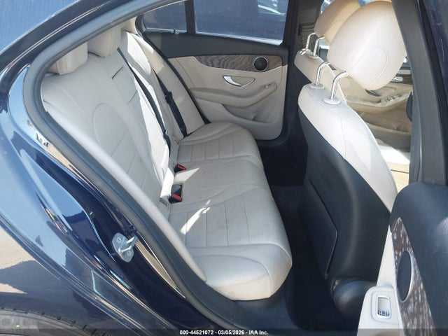 55SWF4JBXJU266420 Mercedes-Benz C 300