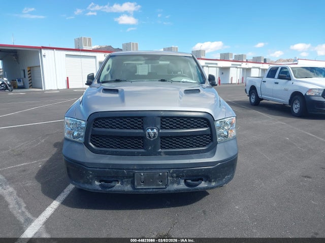 1C6RR7KG0KS638182 RAM 1500 Classic Tradesman 4x4 5&#039;7 Box