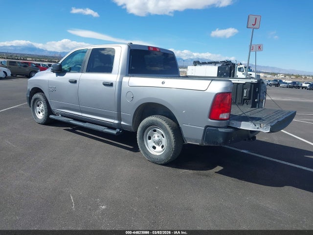 1C6RR7KG0KS638182 RAM 1500 Classic Tradesman 4x4 5&#039;7 Box