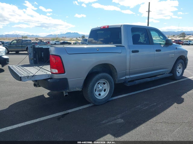 1C6RR7KG0KS638182 RAM 1500 Classic Tradesman 4x4 5&#039;7 Box