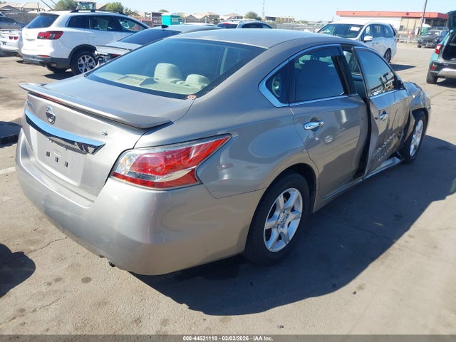 Nissan Altima 2.5 S 2015 1N4AL3AP8FN340989 Image 4