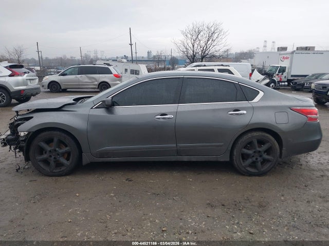 Nissan Altima 2.5 S 2015 1N4AL3AP1FN401857 Image 13